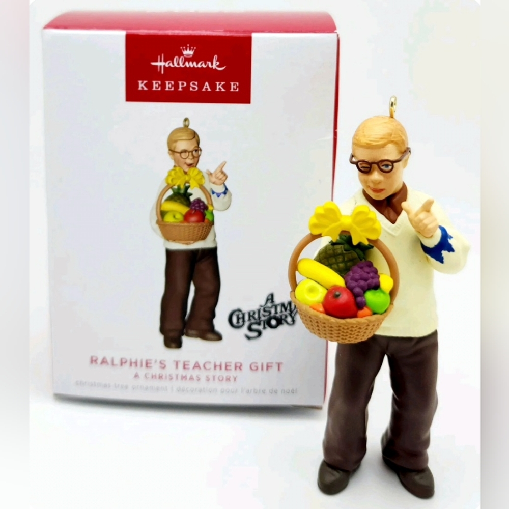 NEW 2022 Hallmark A CHRISTMAS STORY RALPHIES TEACHERS GIFT KEEPSAKE Ornament
